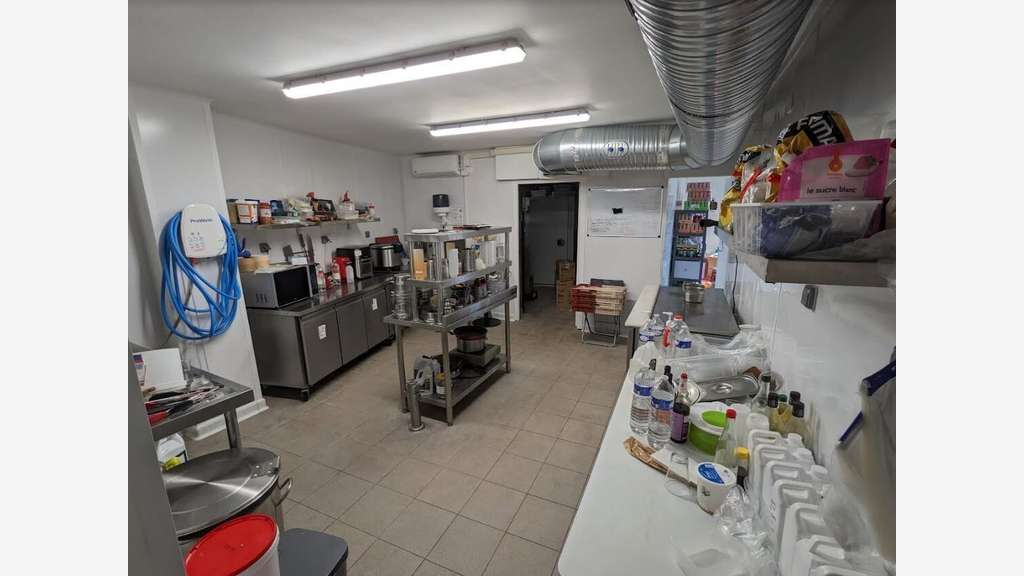 Vente local pour dark kitchen 120m² à Livry-Gargan