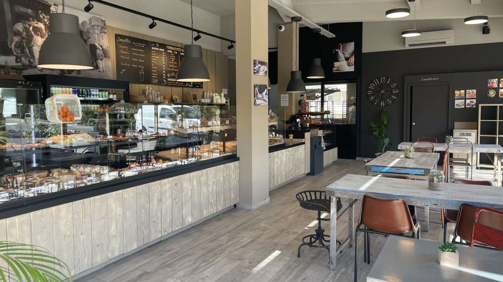 A vendre commerce lumineux de 176m² Saint Raphael