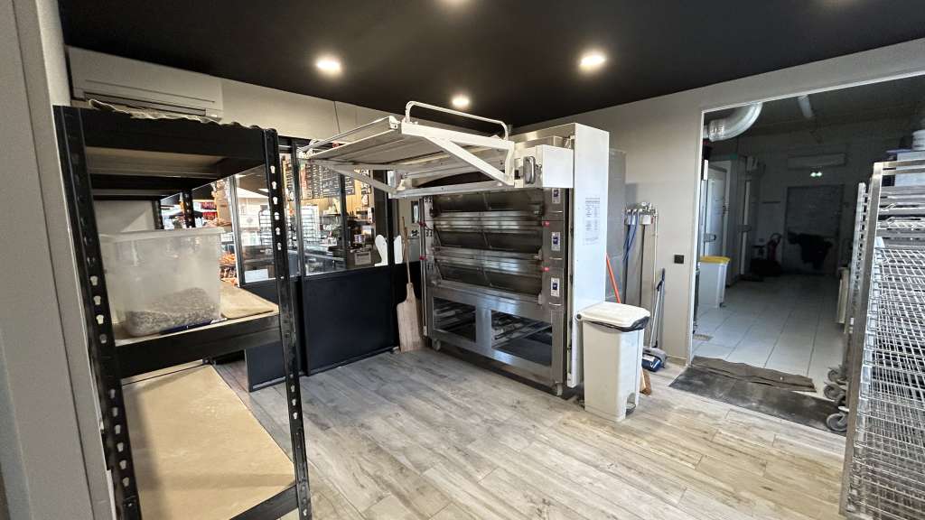 A vendre commerce lumineux de 176m² Saint Raphael