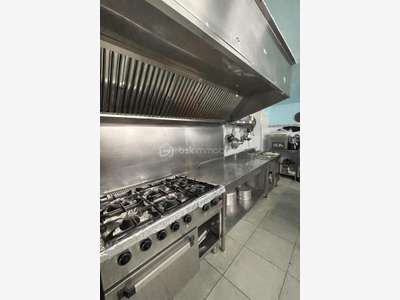 Vente local commercial à Valbonne centre village