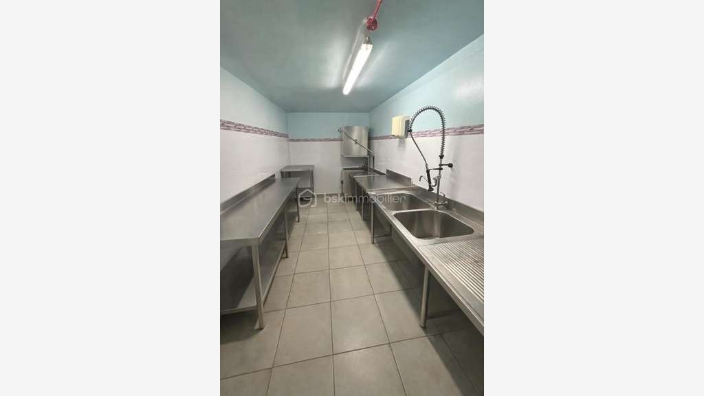 Vente local commercial à Valbonne centre village