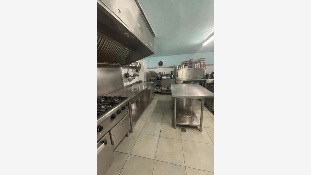 Vente local commercial à Valbonne centre village
