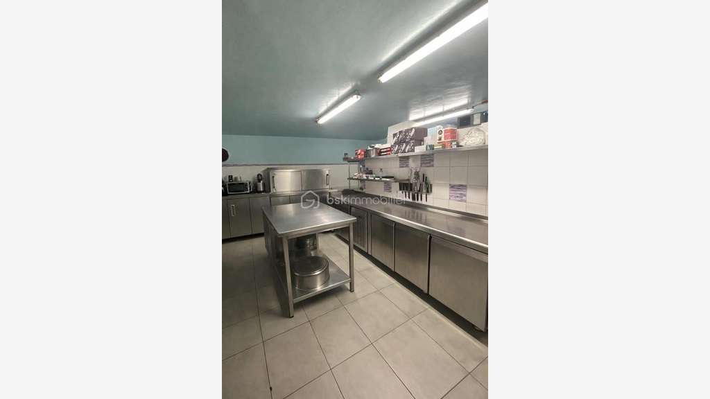 Vente local commercial à Valbonne centre village