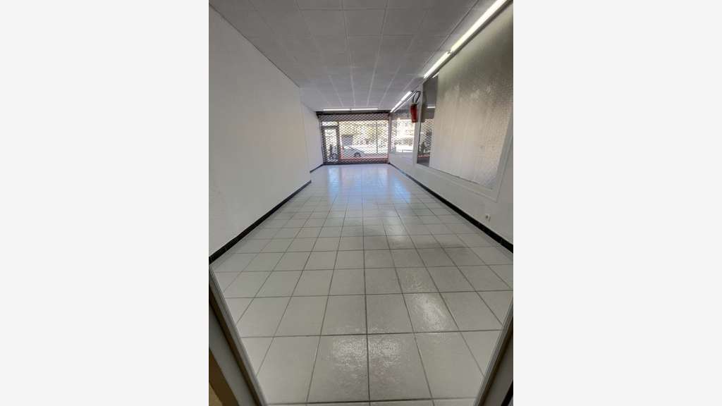 AV murs commerciaux 125m² à Saint-Raphaël centre