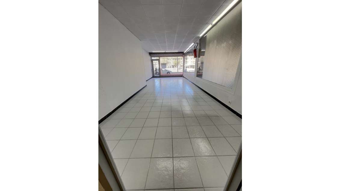 AV murs commerciaux 125m² à Saint-Raphaël centre