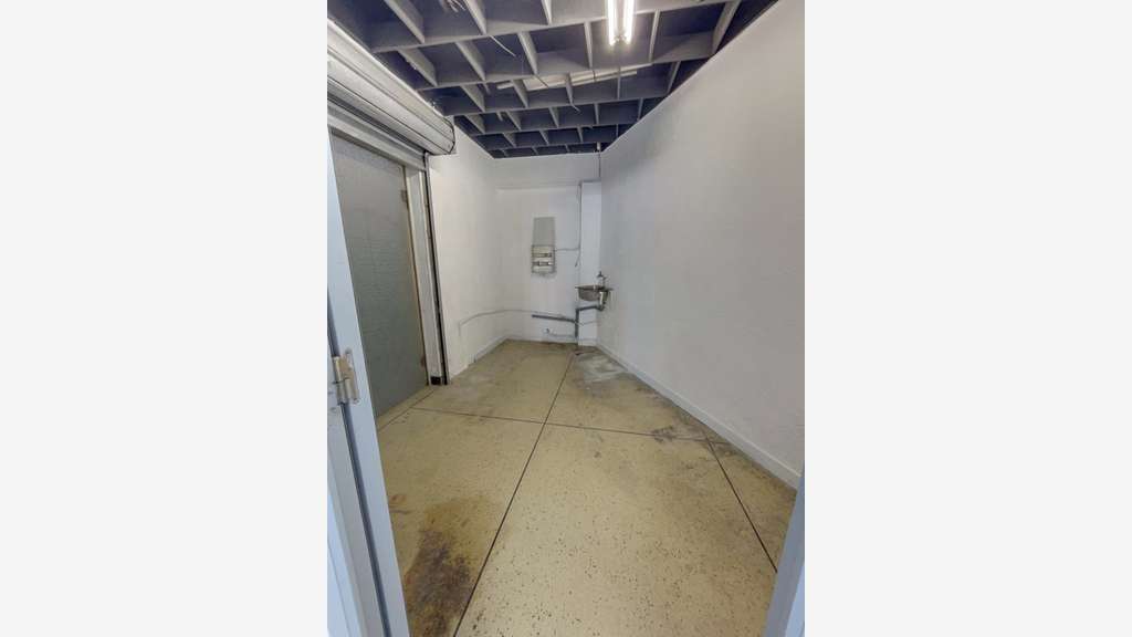 AV murs commerciaux 125m² à Saint-Raphaël centre