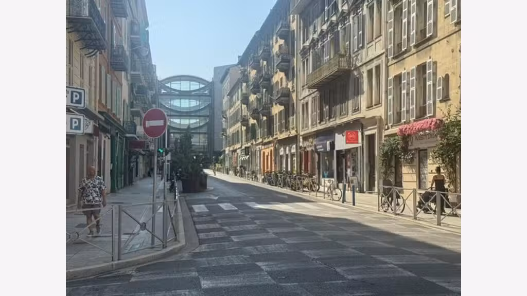 AV local restauration de 20m² au centre de Nice