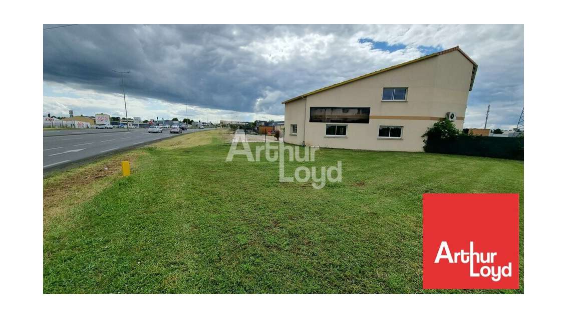 Vente terrain 1928m² à Poitiers Zone République