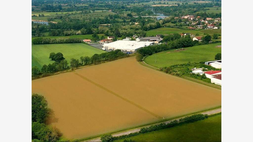 A vendre foncier de 7.4 ha à Bourbon Lancy