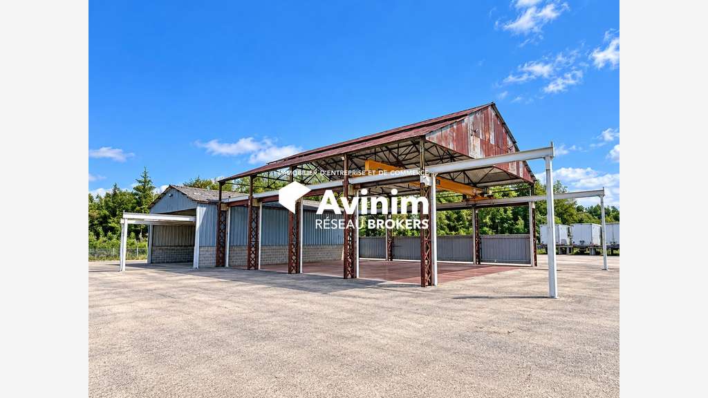 Plateforme pour activité industrielle 23 700 m2