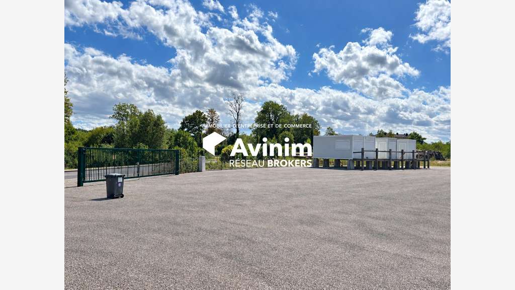 Plateforme pour activité industrielle 23 700 m2