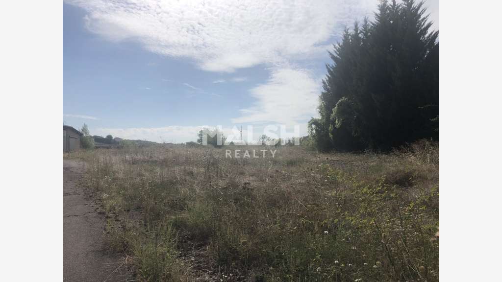 Vente terrain 4901m² dans parc d'activités à Letra