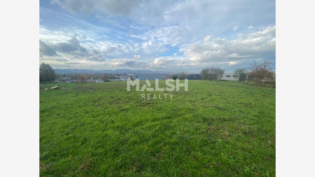 Vente terrain constructible 5604m² à Montceaux