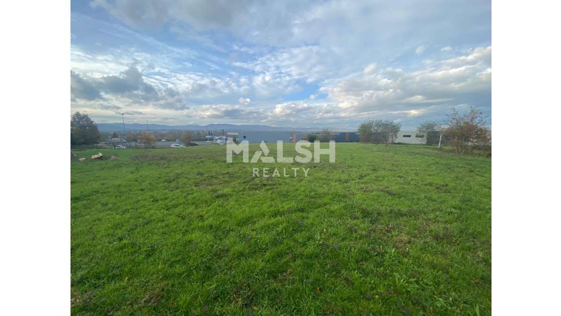 Vente terrain constructible 5604m² à Montceaux