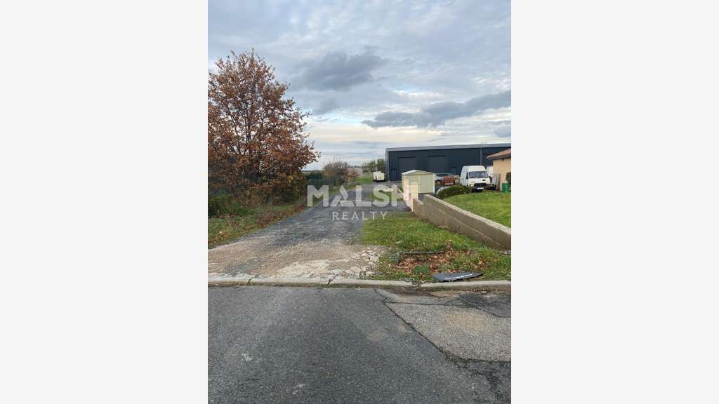 Vente terrain constructible 5604m² à Montceaux