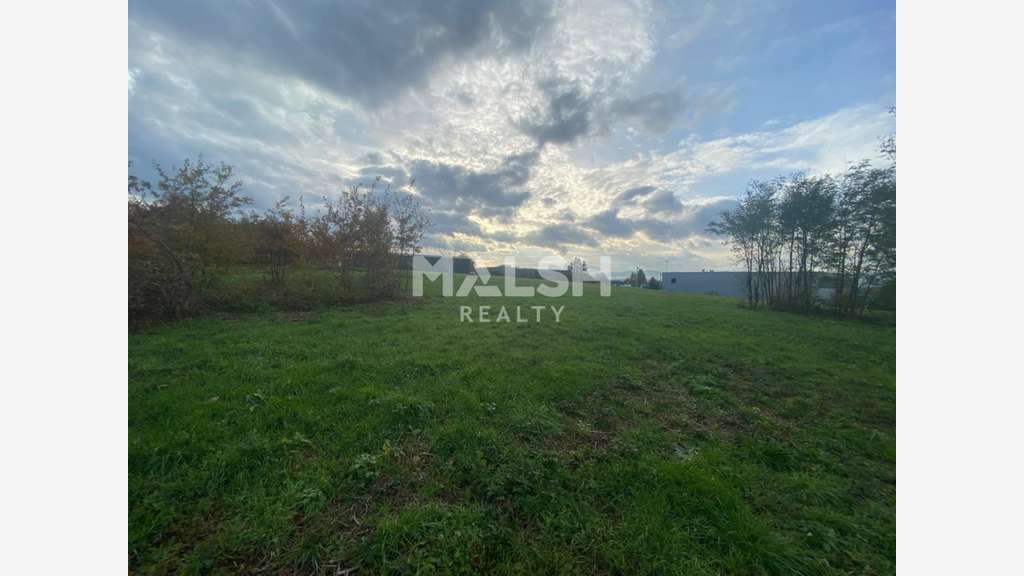 Vente terrain constructible 5604m² à Montceaux
