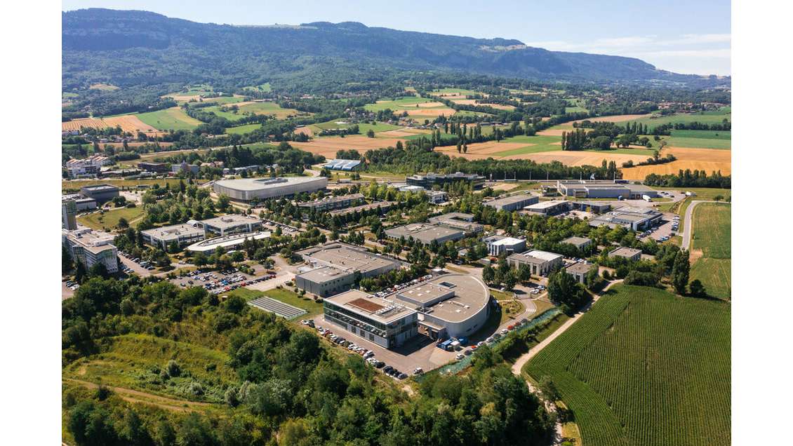 Terrain de 4133m² à la vente à Archamps (74)