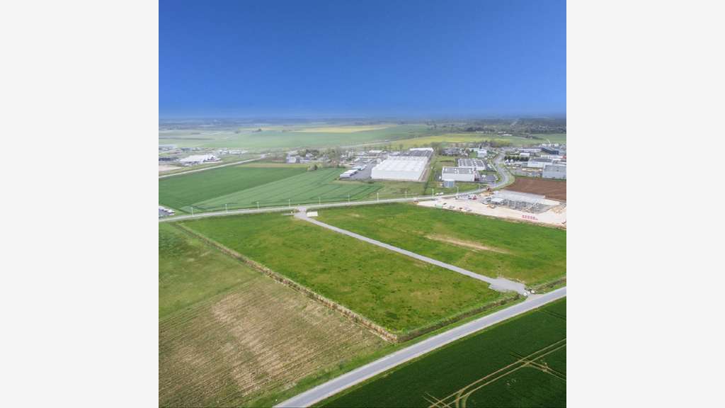 À vendre 6,66 ha de Terrains Industriels à Déols