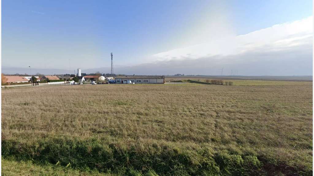 À vendre – Terrain industriel de 4ha à Vie