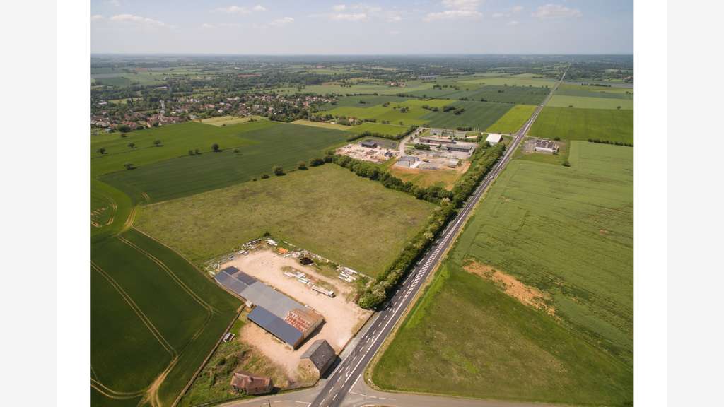 Terrain industriel à vendre – 5.6 ha – Chât