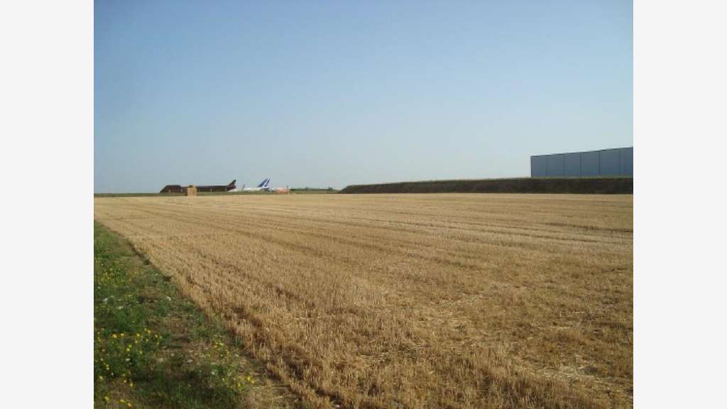 AV 56 ha de terrains industriels à Montierchaume 