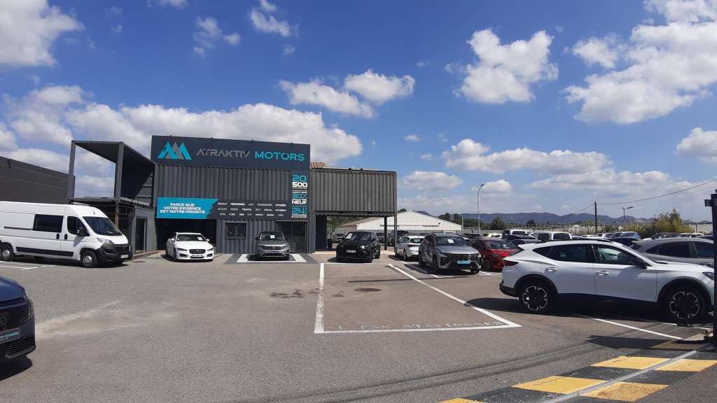 Terrain 2600m² en ZA à Roquebrune sur Argens