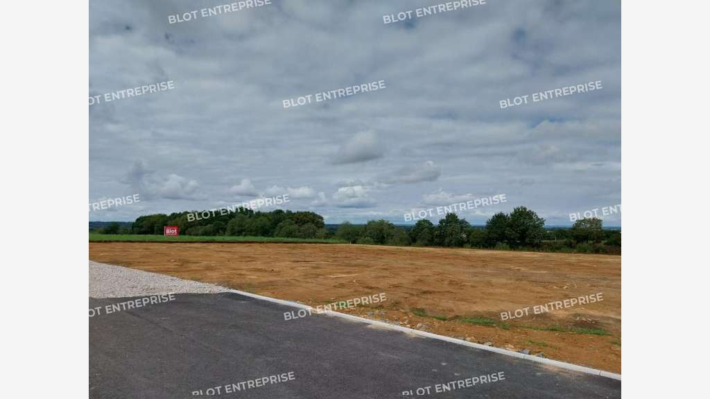 A vendre terrain 12926m² à Saint-Allouestre