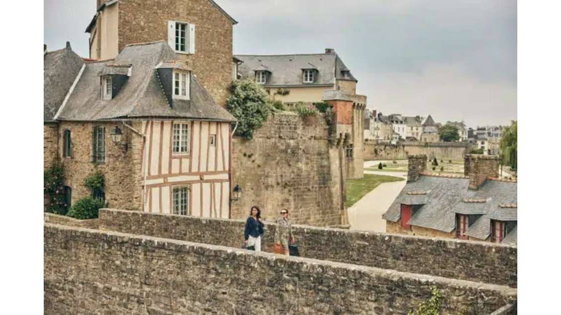 AV Foncier d'exception 8000m² prox port de Vannes