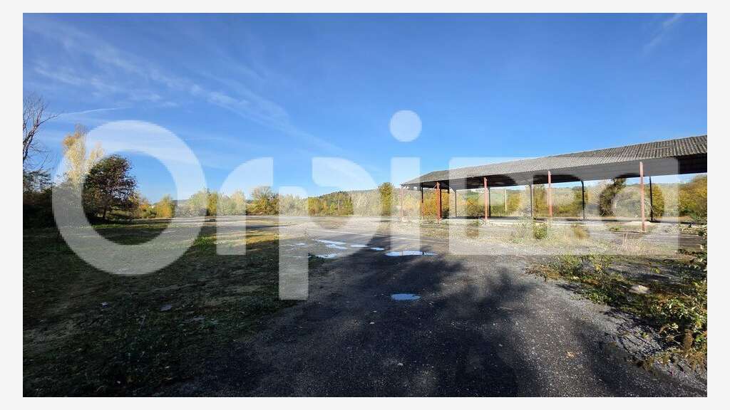 Terrain industriel à vendre au Nord de soissons