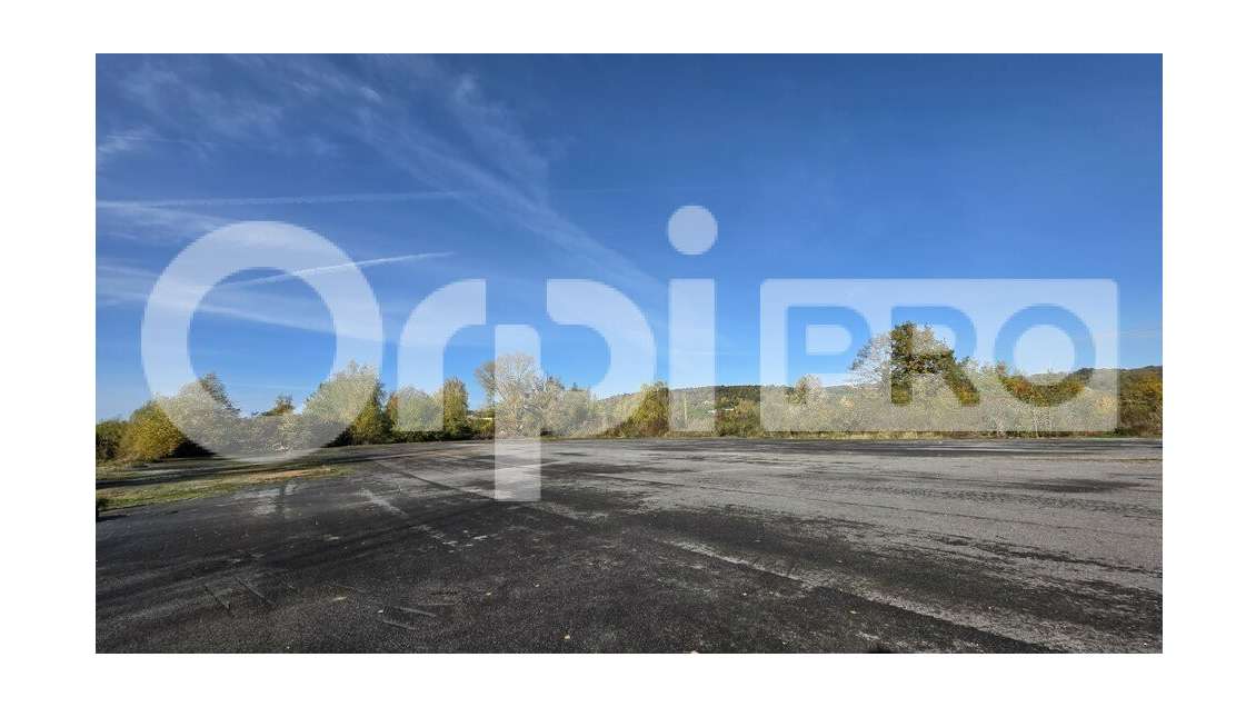 Terrain industriel à vendre au Nord de soissons