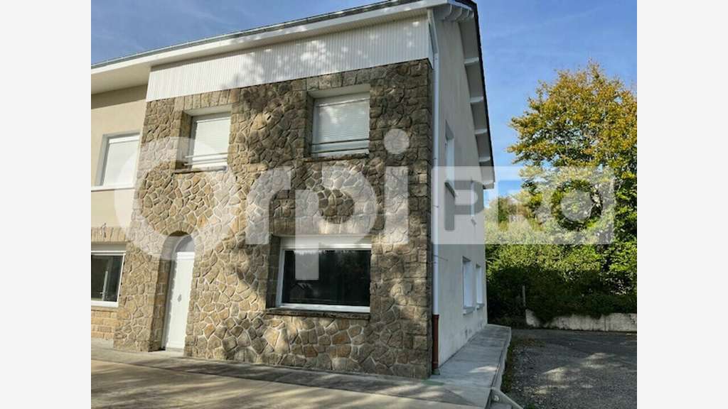 Vente ancien hôtel rénové transformé en gîte. 87