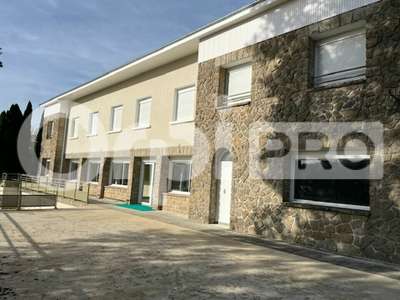 Vente ancien hôtel rénové transformé en gîte. 87