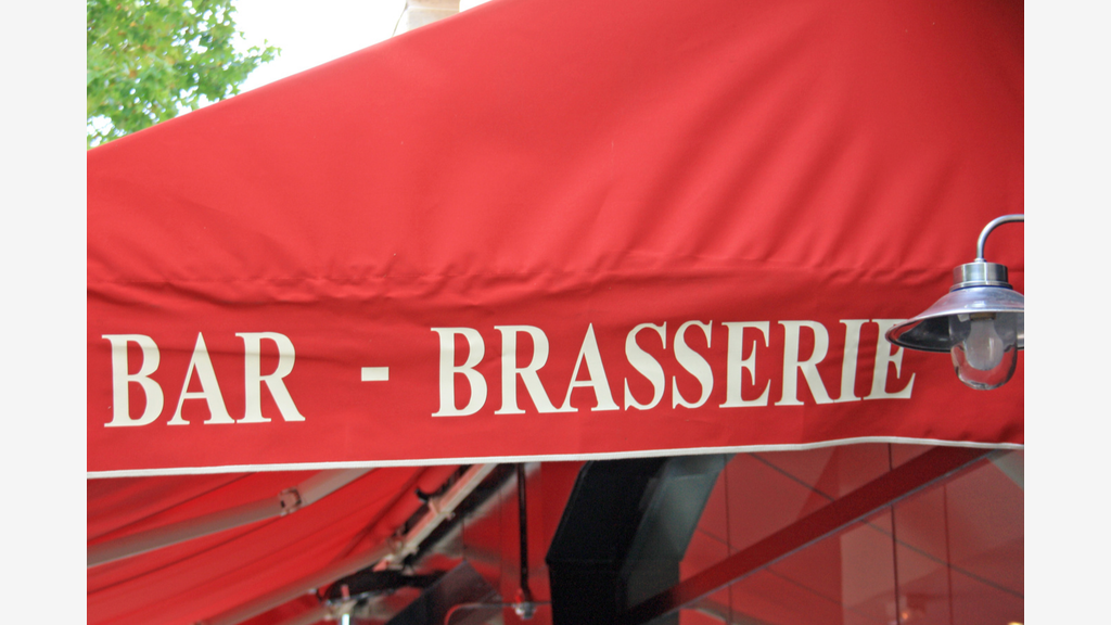 Vente murs 112m² bar brasserie lic 4 à Paris Est