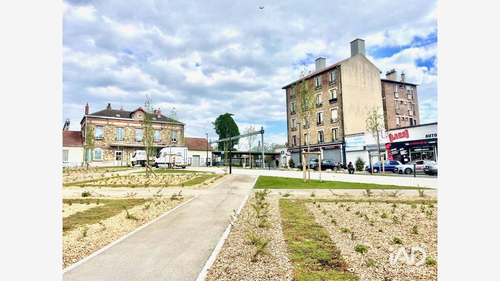 AV droit au bail bar restaurant 123m² à Villeneuve