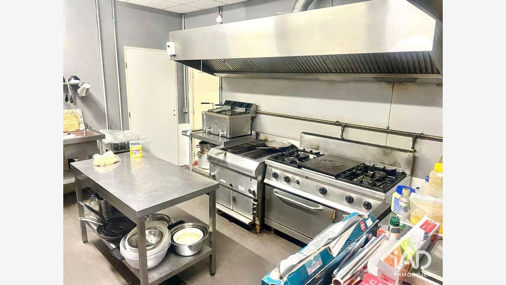 AV droit au bail bar restaurant 123m² à Villeneuve
