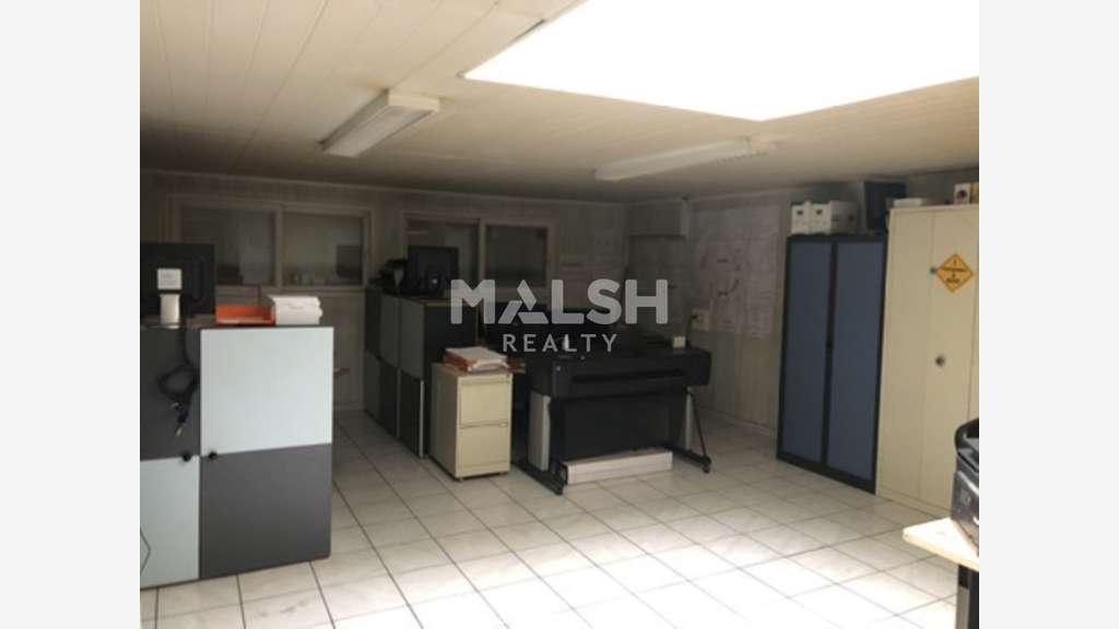 Bâtiment d'activités indépendant à vendre à Létra
