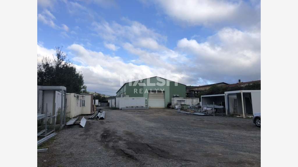 Bâtiment d'activités indépendant à vendre à Létra
