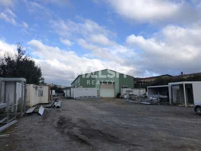 Bâtiment d'activités indépendant à vendre à Létra