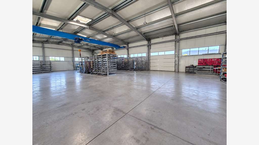 Bâtiment d'activité 854m² à vendre Châteaurenard