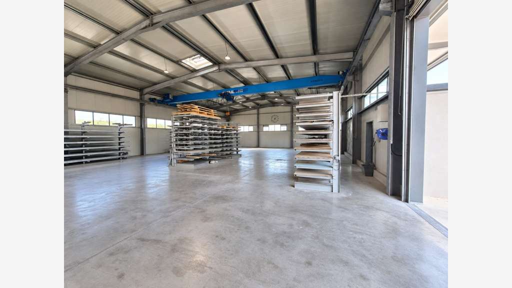 Bâtiment d'activité 854m² à vendre Châteaurenard