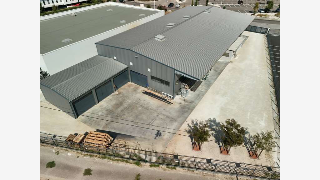 Bâtiment d'activité 854m² à vendre Châteaurenard