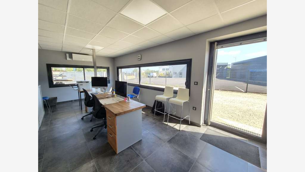 Bâtiment d'activité 854m² à vendre Châteaurenard