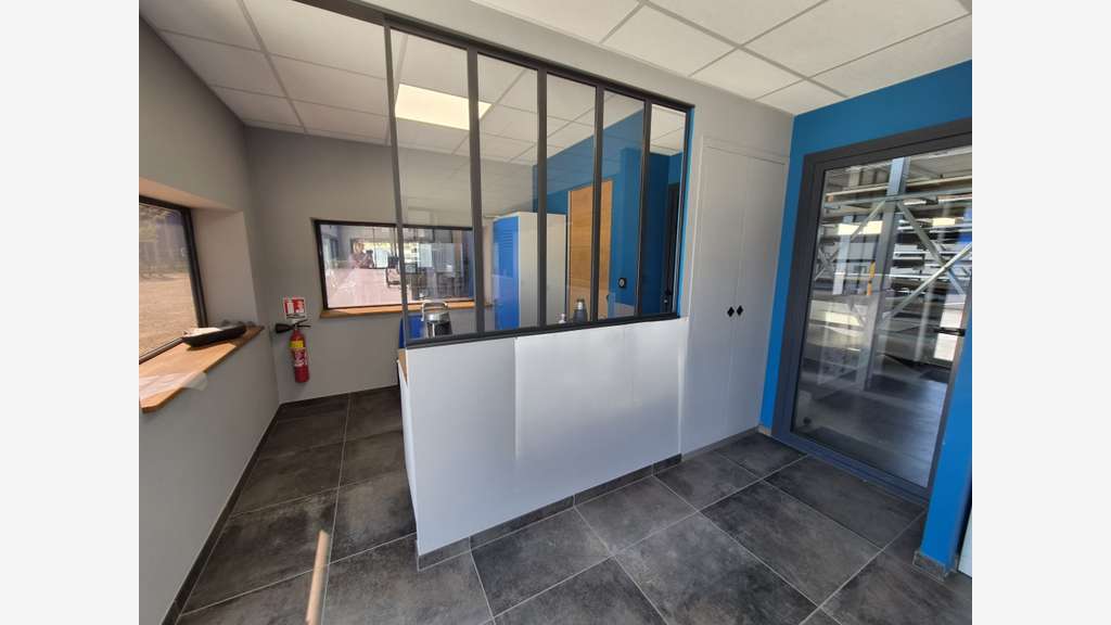 Bâtiment d'activité 854m² à vendre Châteaurenard