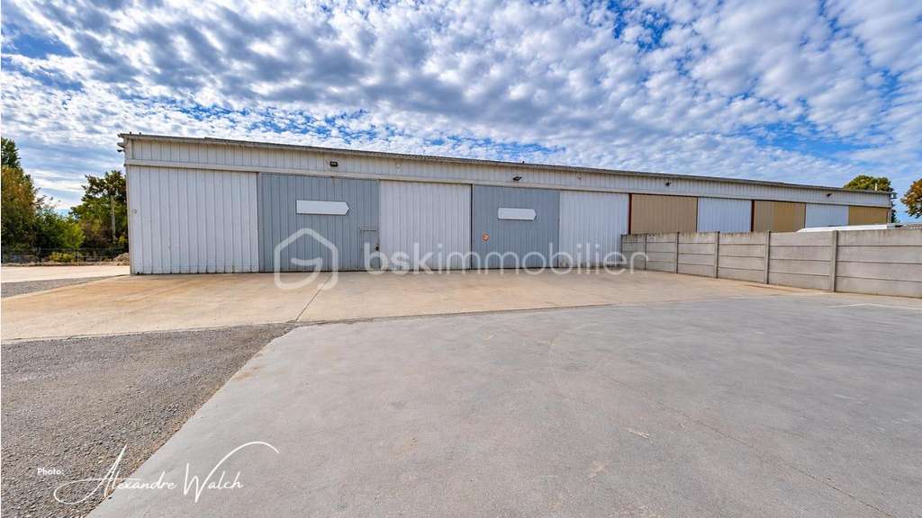 Bâtiment d'activité 325m² sur 2287 m² à Orgères