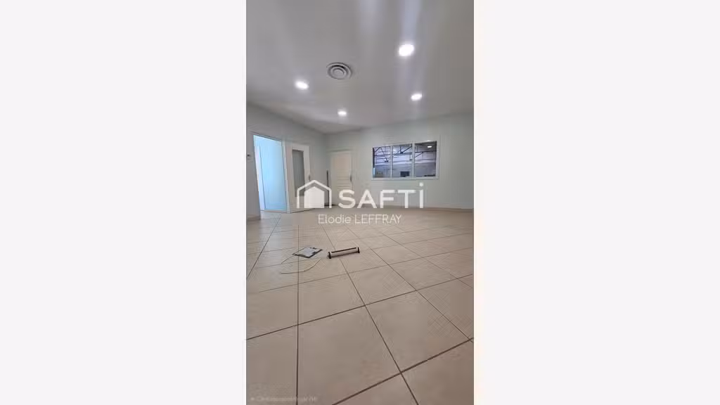 AV bâtiment d'activité 820m² mixte à Pontvallain