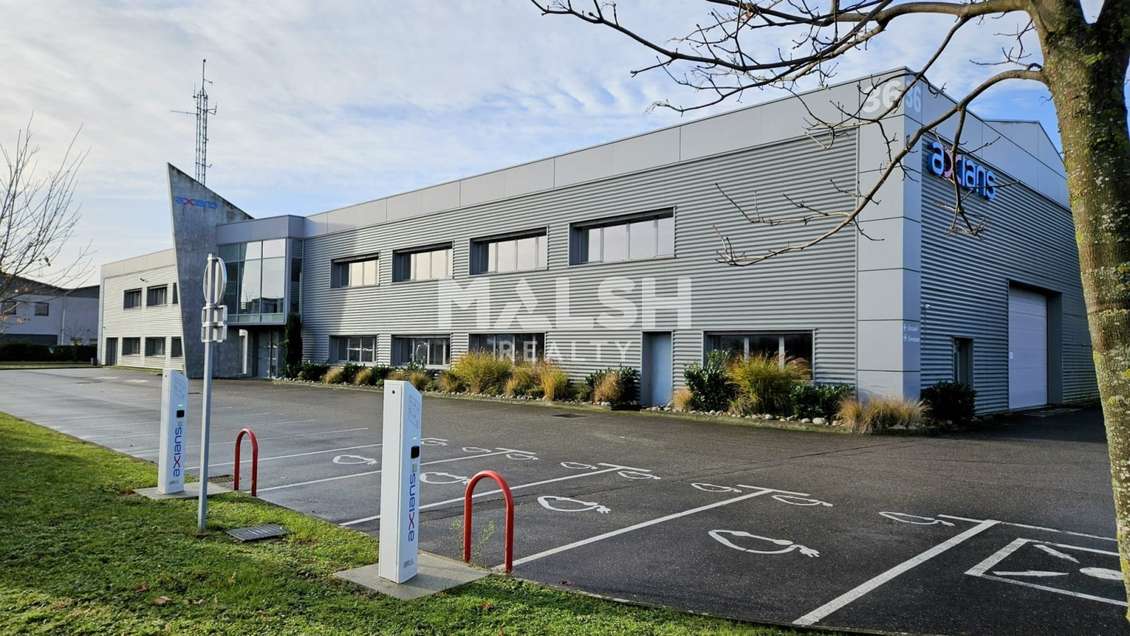Vente bâtiments  3192m² à Décines-Charpieu 