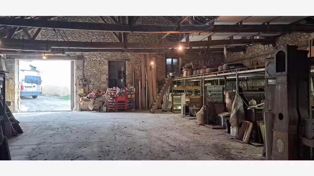 Bâtiment en Pierre 564m² à vendre à Vic-Fezensac