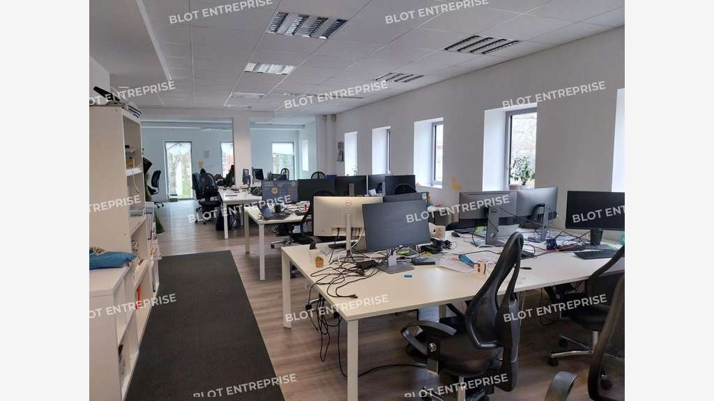 AV bureaux 1400m² à St-Grégoire Parc Brocéliande