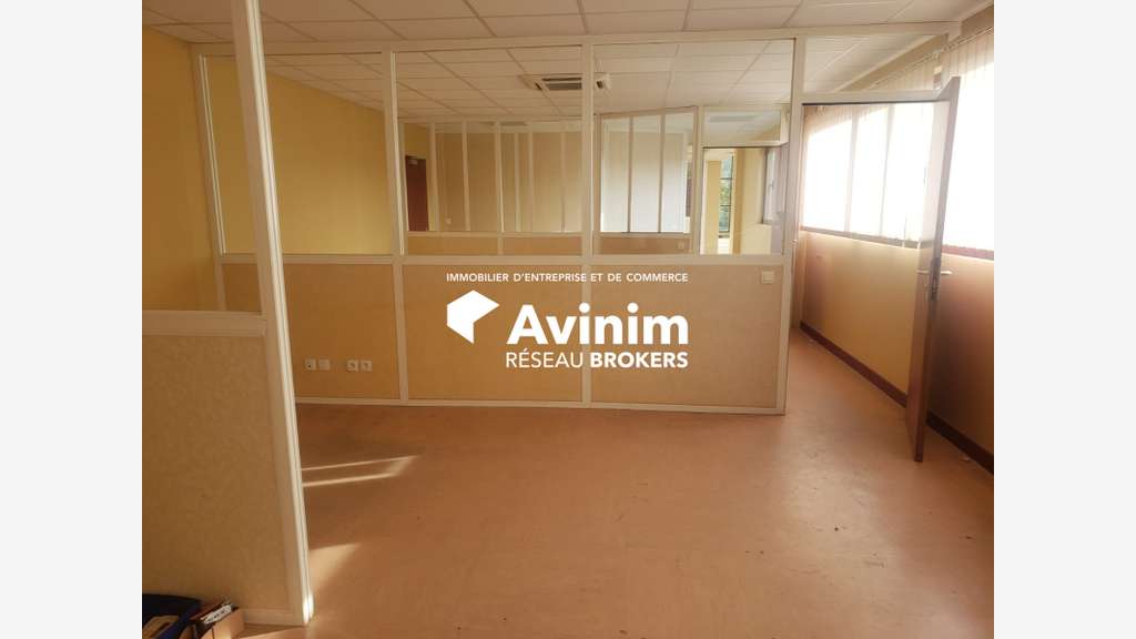 A vendre bâtiment indépendant ZI de Magny-en-Vexin