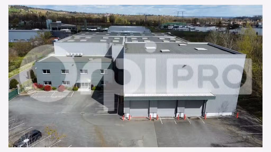 A vendre bâtiment industriel 4700m² sur 6000m² 